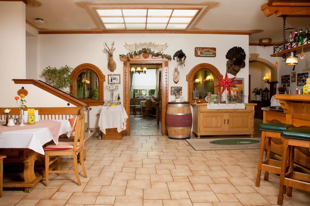 Hubertushof Fromwald Hotel Und Gasthof Bad Fischau 外观 照片