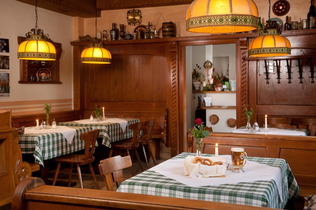 Hubertushof Fromwald Hotel Und Gasthof Bad Fischau 外观 照片