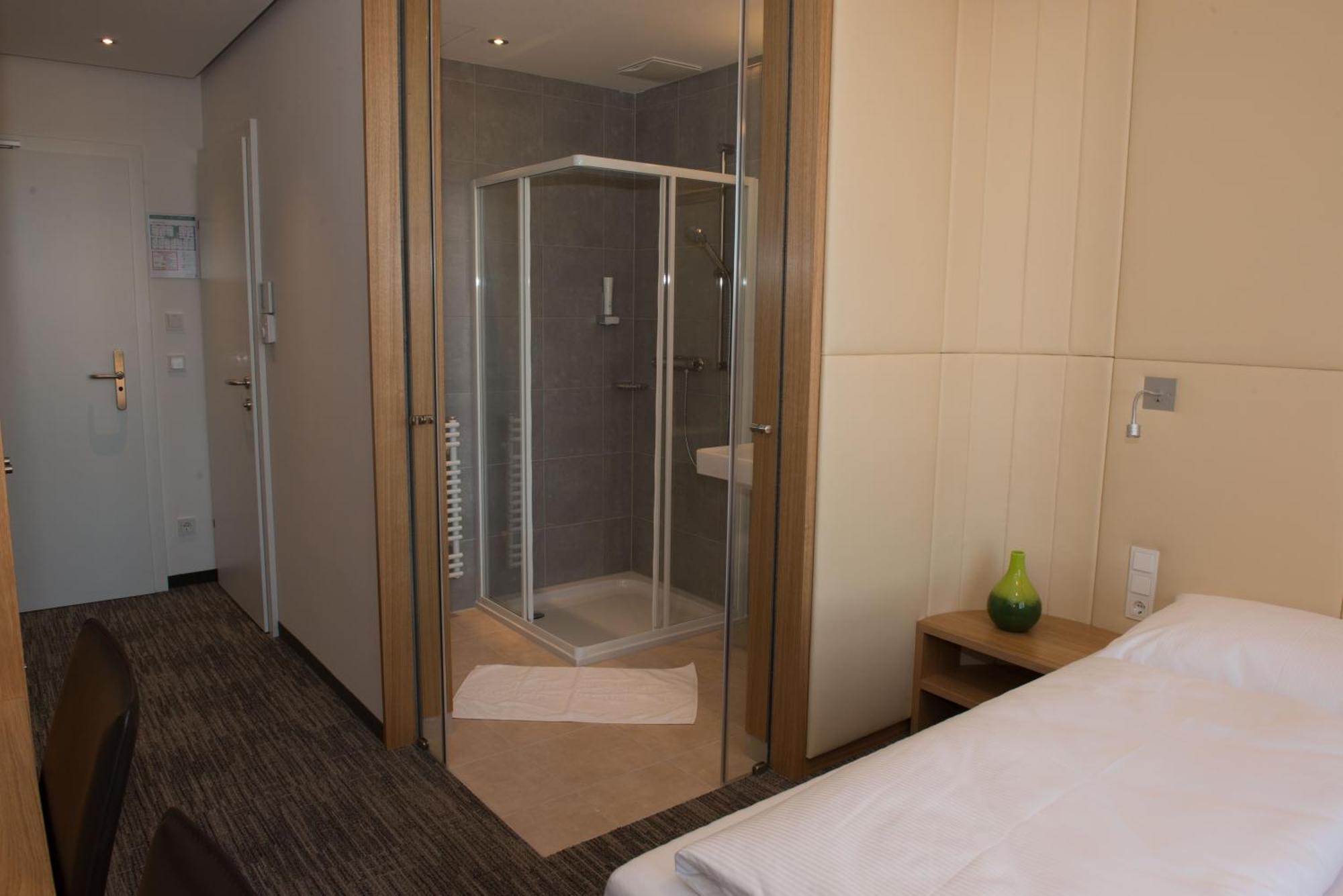Hubertushof Fromwald Hotel Und Gasthof Bad Fischau 客房 照片
