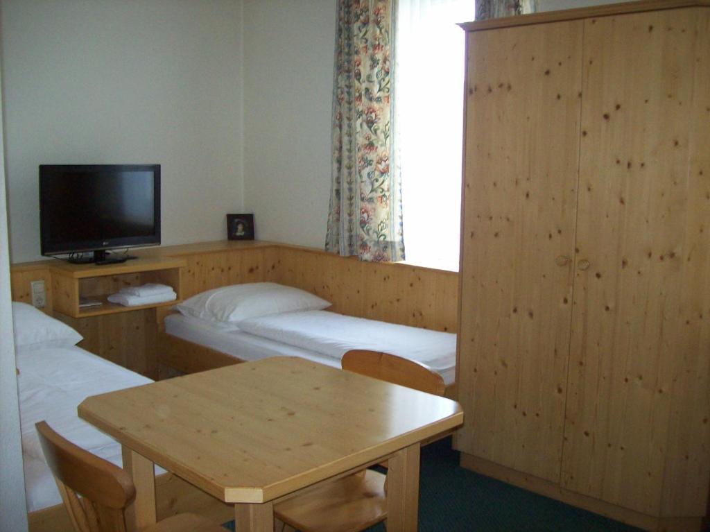 Hubertushof Fromwald Hotel Und Gasthof Bad Fischau 客房 照片