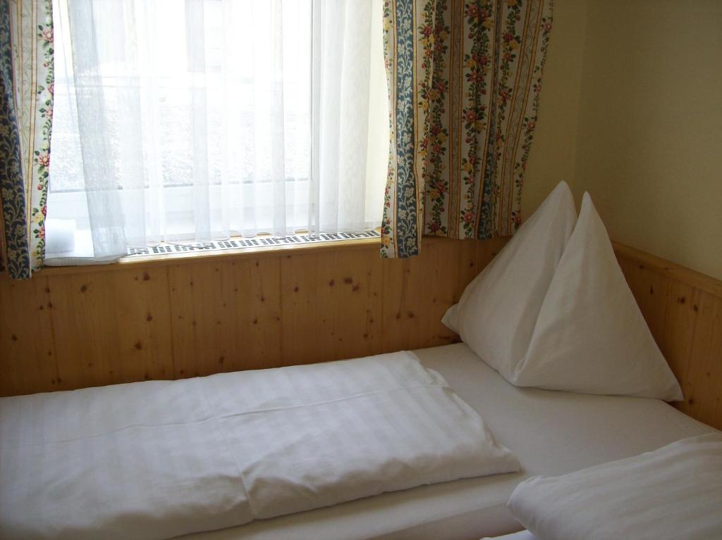 Hubertushof Fromwald Hotel Und Gasthof Bad Fischau 客房 照片