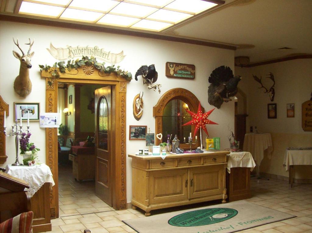 Hubertushof Fromwald Hotel Und Gasthof Bad Fischau 外观 照片