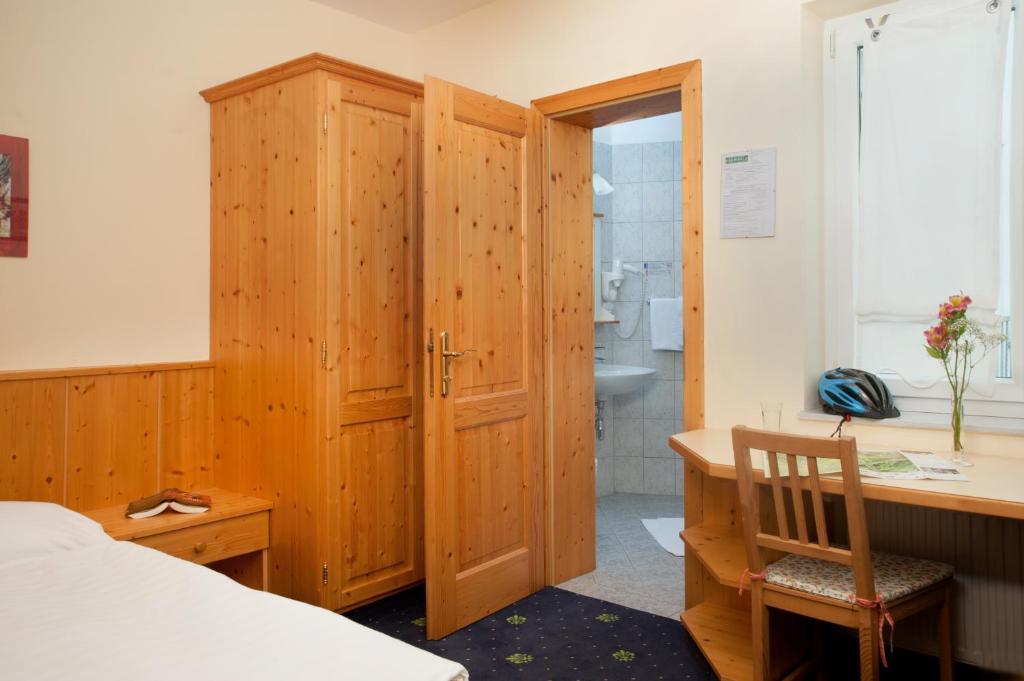 Hubertushof Fromwald Hotel Und Gasthof Bad Fischau 外观 照片