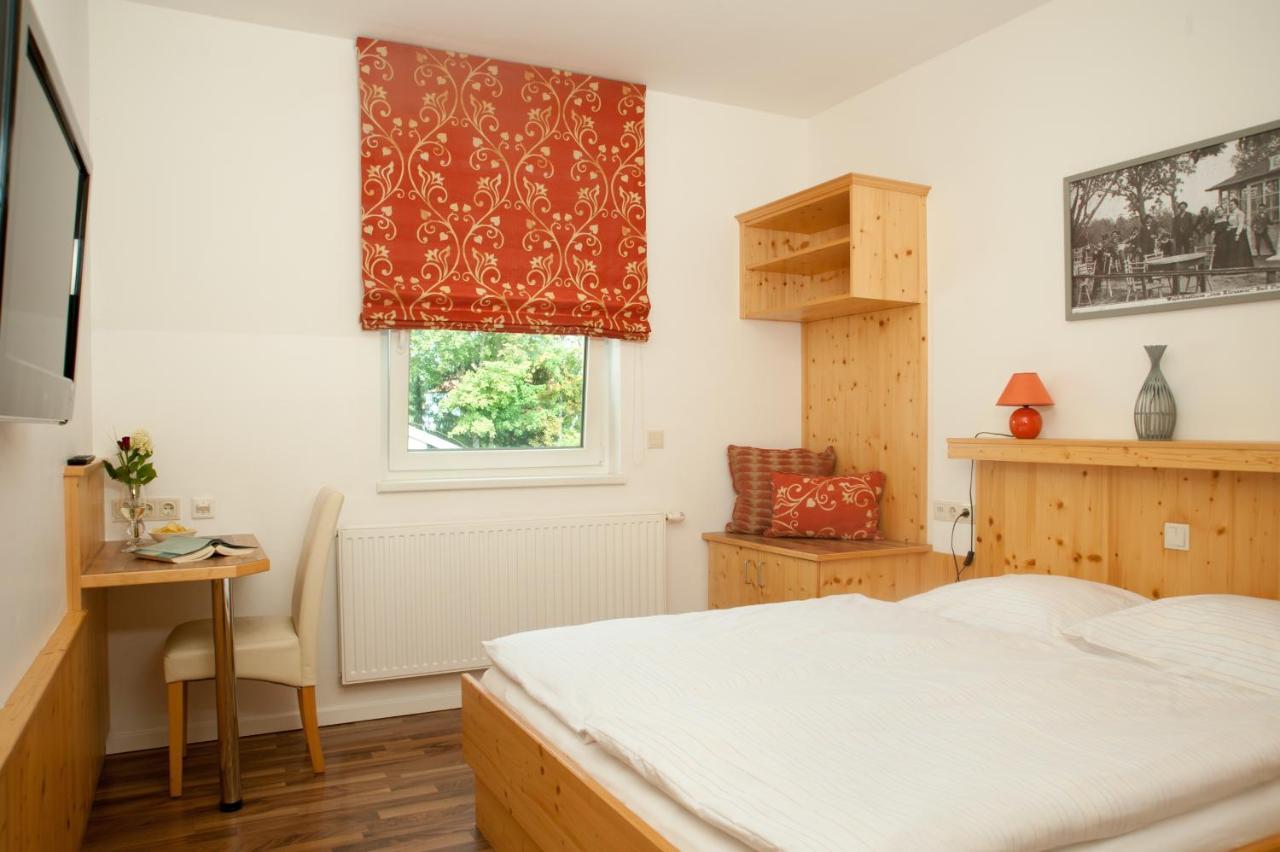 Hubertushof Fromwald Hotel Und Gasthof Bad Fischau 外观 照片