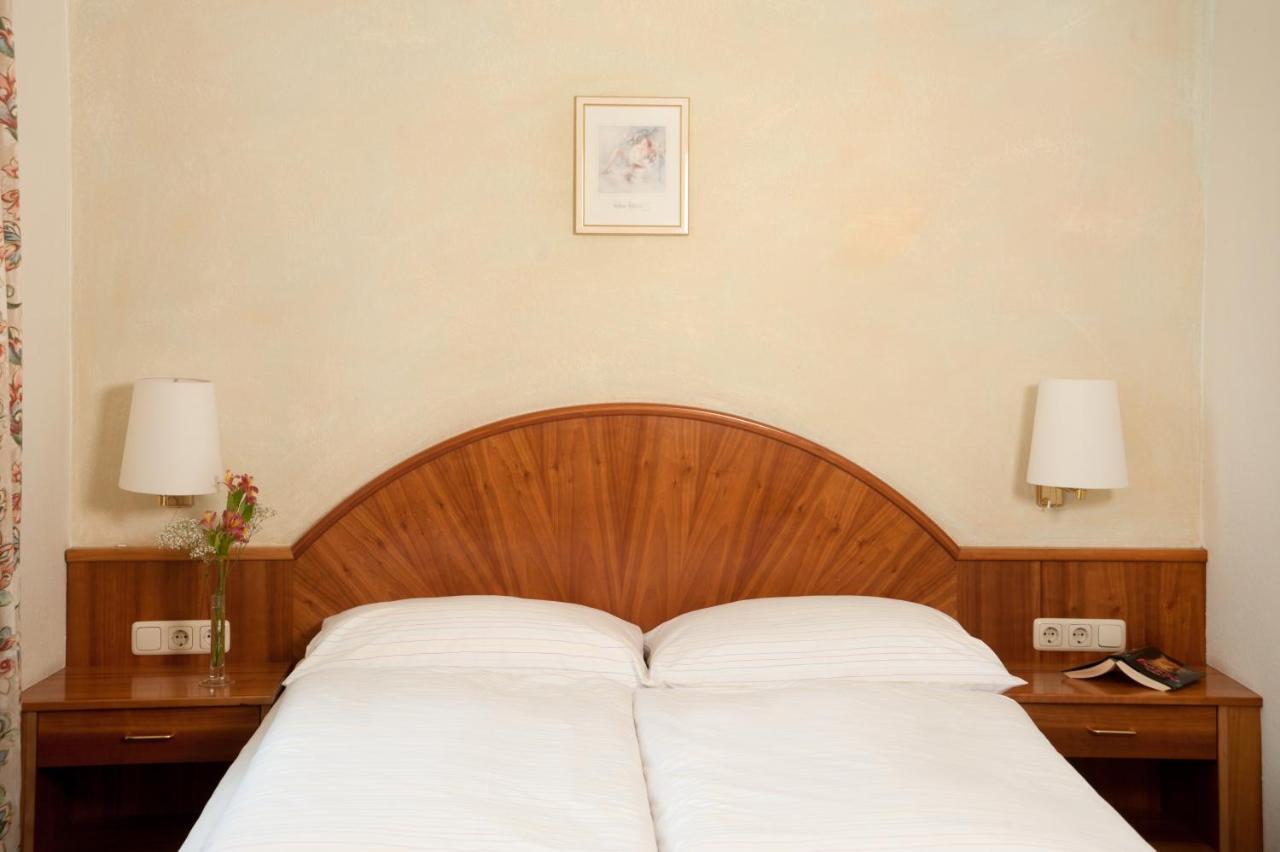 Hubertushof Fromwald Hotel Und Gasthof Bad Fischau 客房 照片